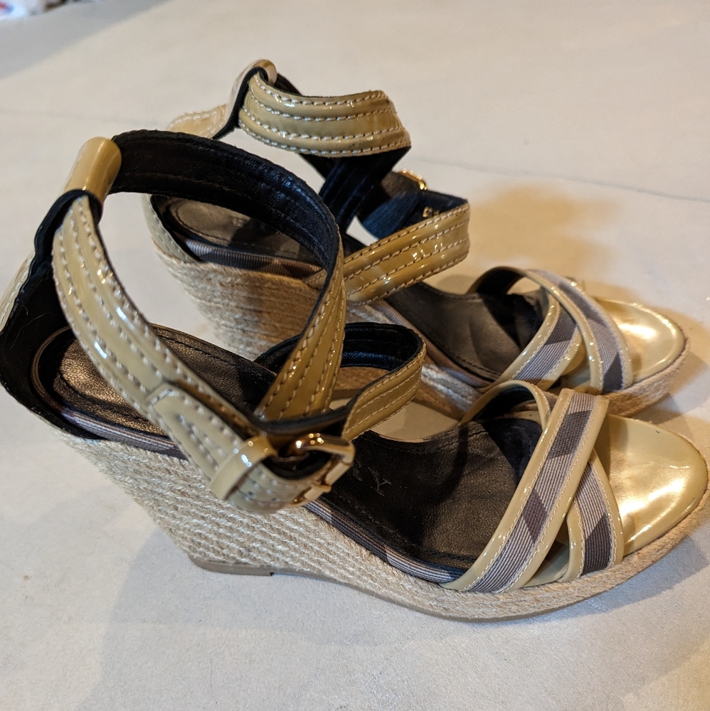 Burberry espadrill wedges size 7